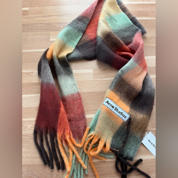 Acne Studios scarf - Picture 1 of 7
